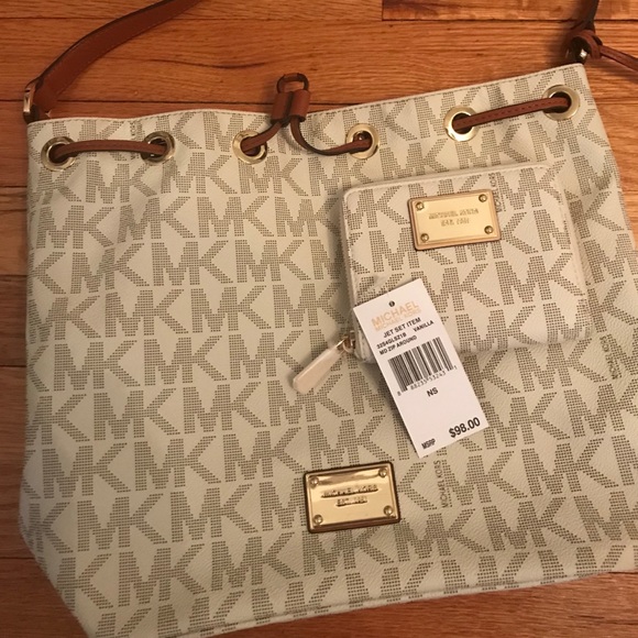 MICHAEL Michael Kors Handbags - Michael Kors Large Jules Drawstring Shoulder Bag